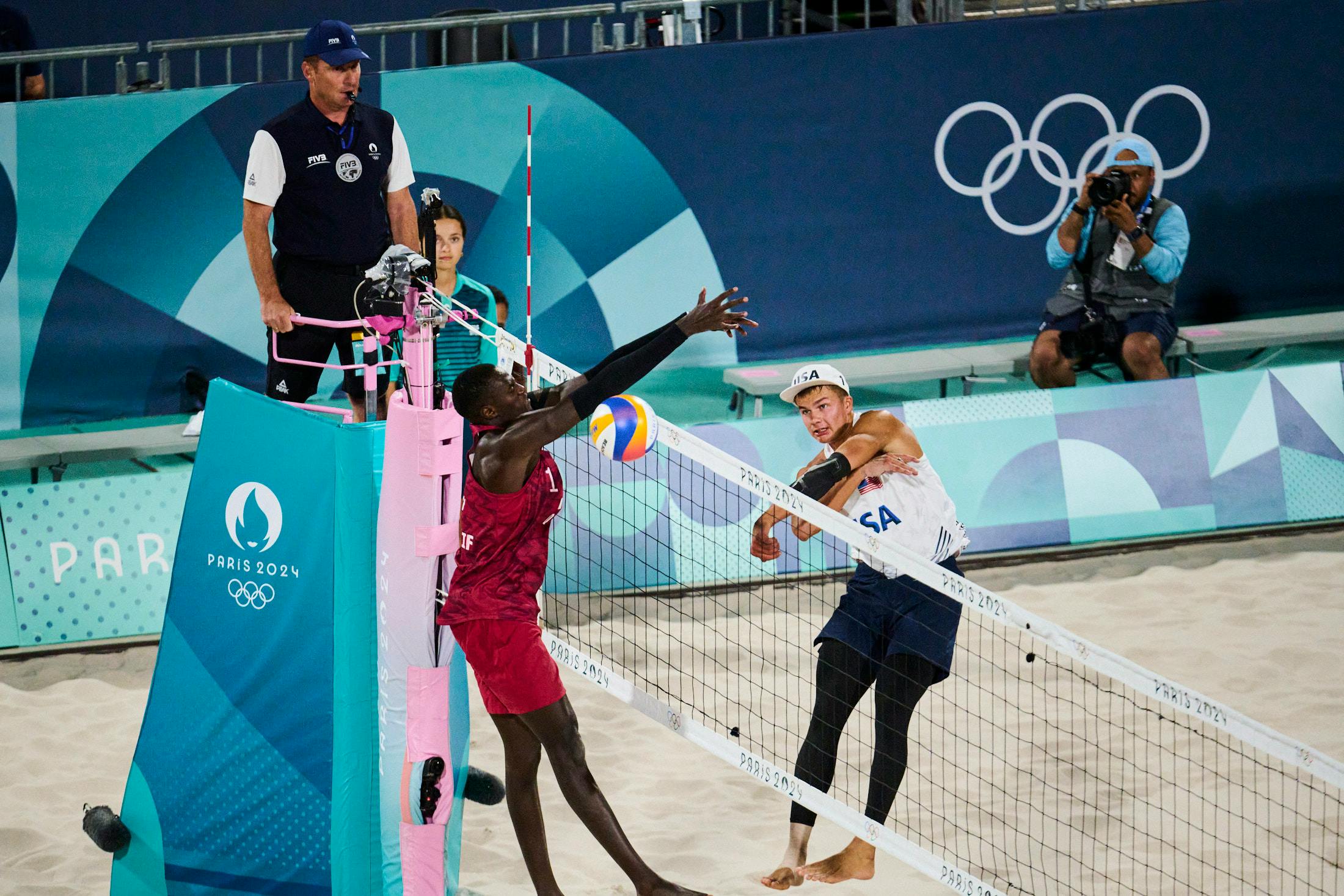  (21-14, 21-16) and were eliminated from the men's beach volleyball tournament at Eiffel Tower Stadium on Wednesday.