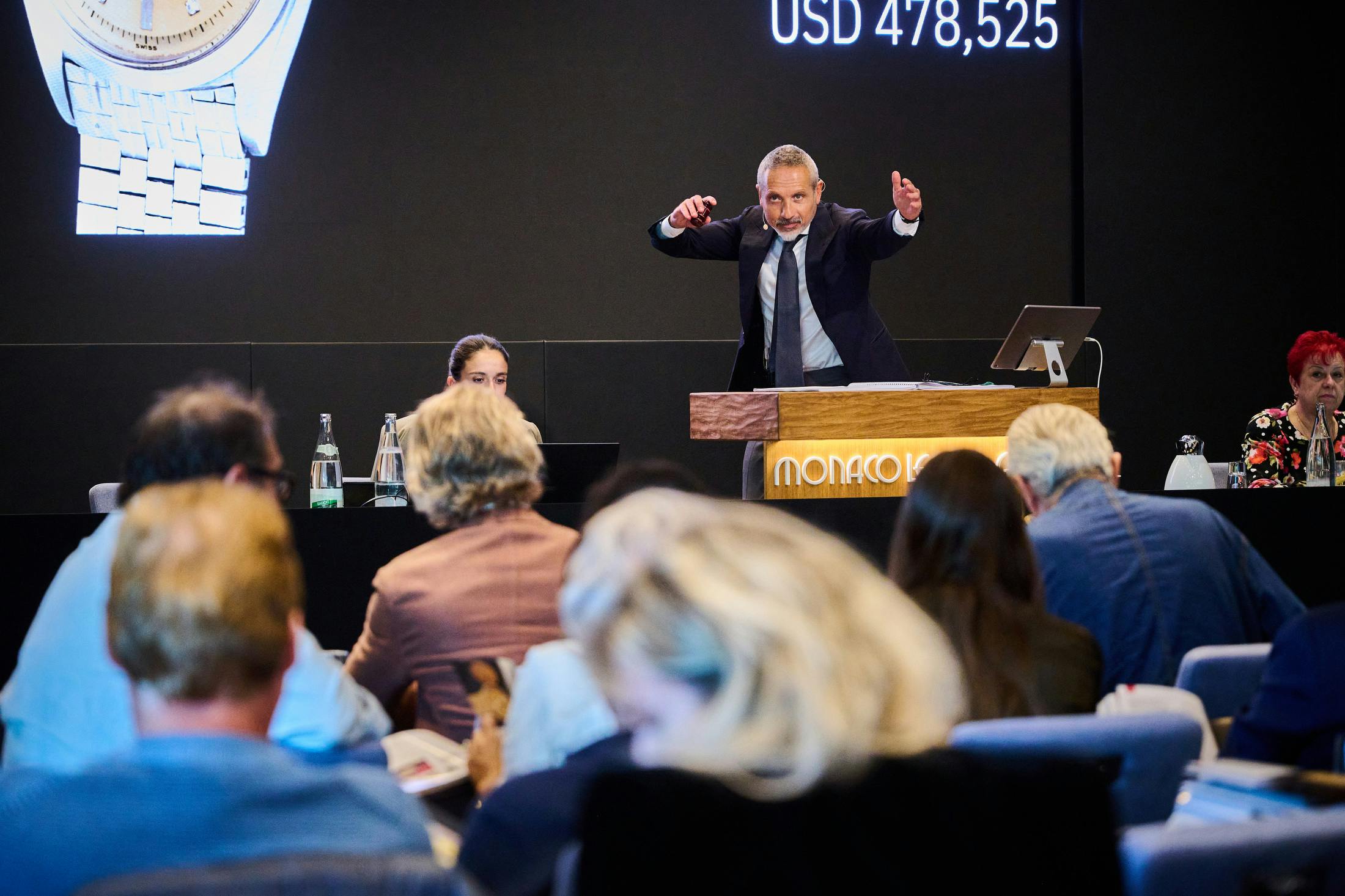 <p>What it looks like when Claude Cohen is about to hammer on a €500,000+ Day-Date. "I am selling."</p>