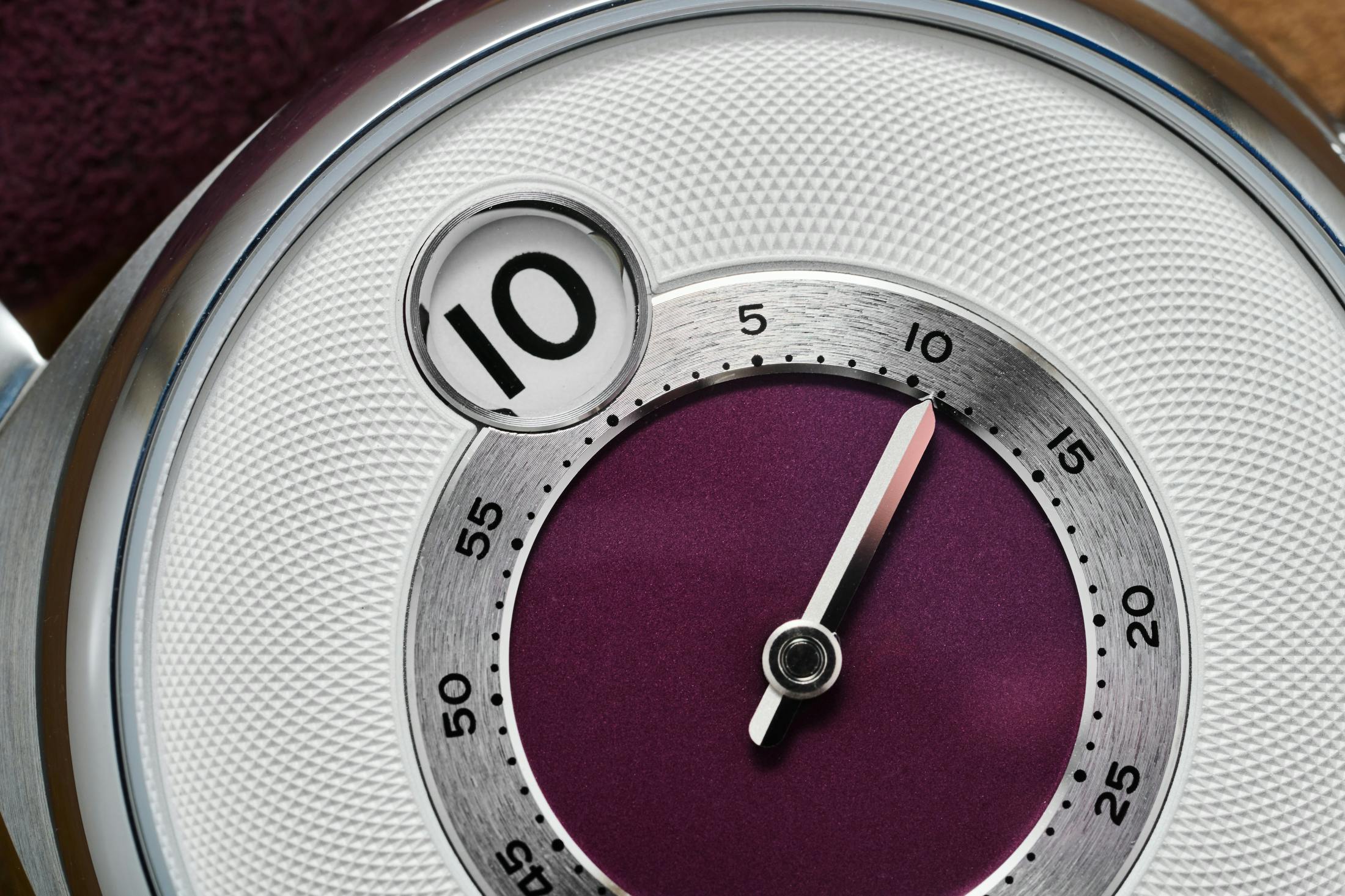 Brunswick 40.5 Jump Hour 'Barleycorn Plum'