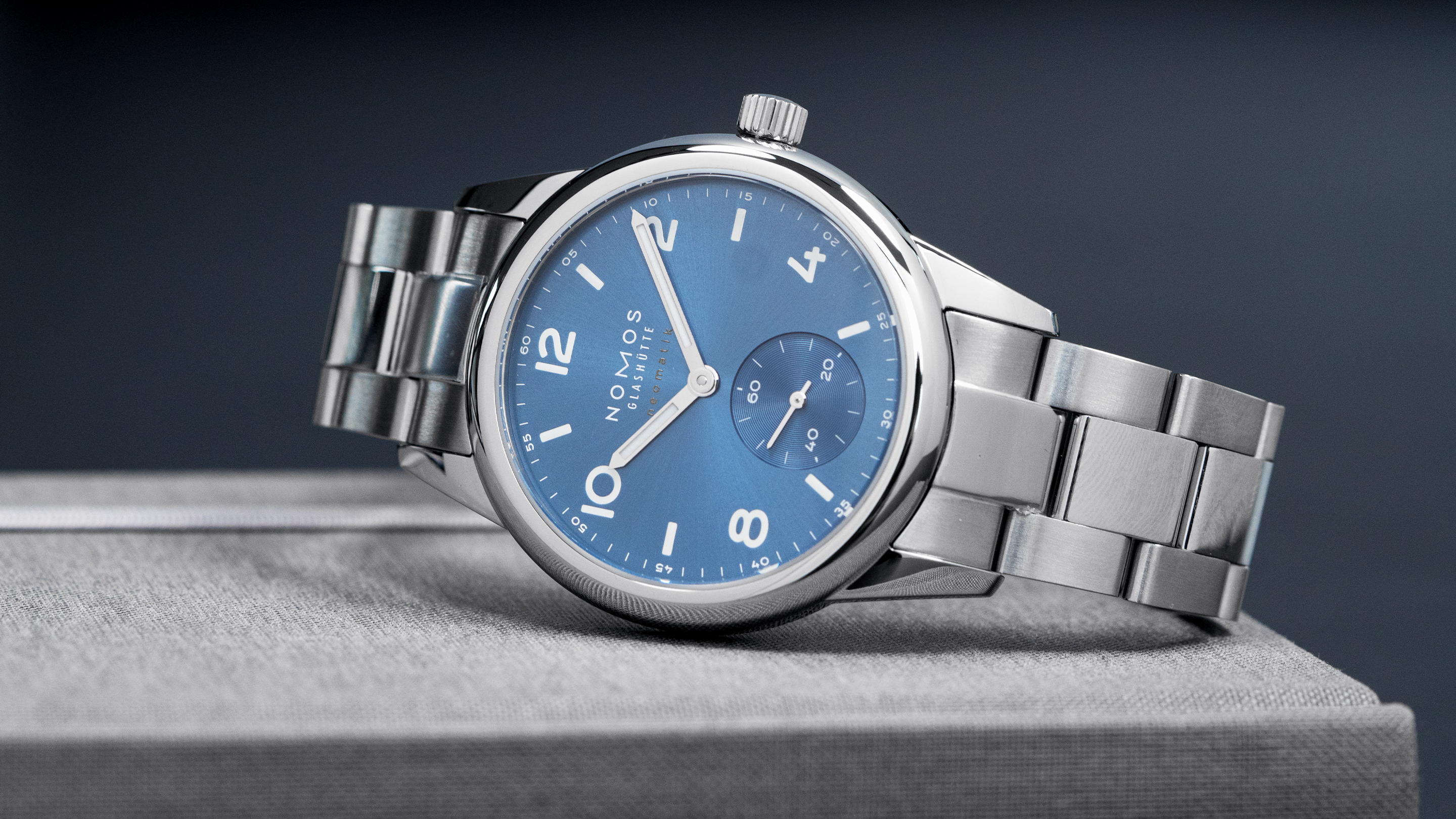 Nomos hot sale blue face