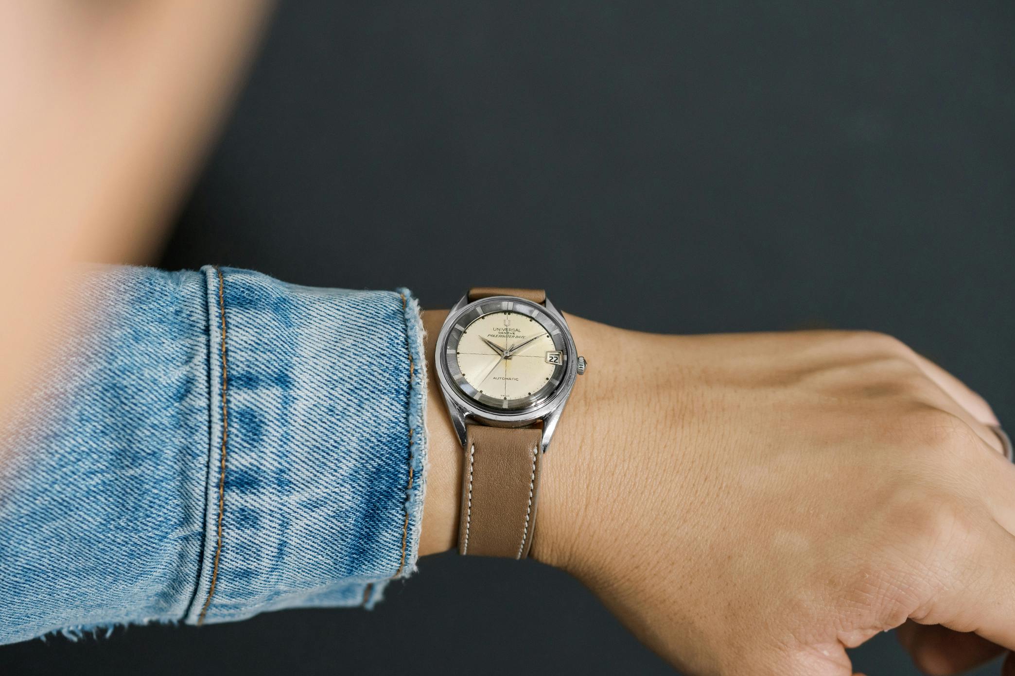 <p><a href="https://shop.hodinkee.com/products/polerouter?utm_source=hodinkee&amp;utm_medium=article&amp;utm_campaign=article-links-vintage" target="_blank">1960s Universal Genève Polerouter Date Ref. 204610-6</a></p>