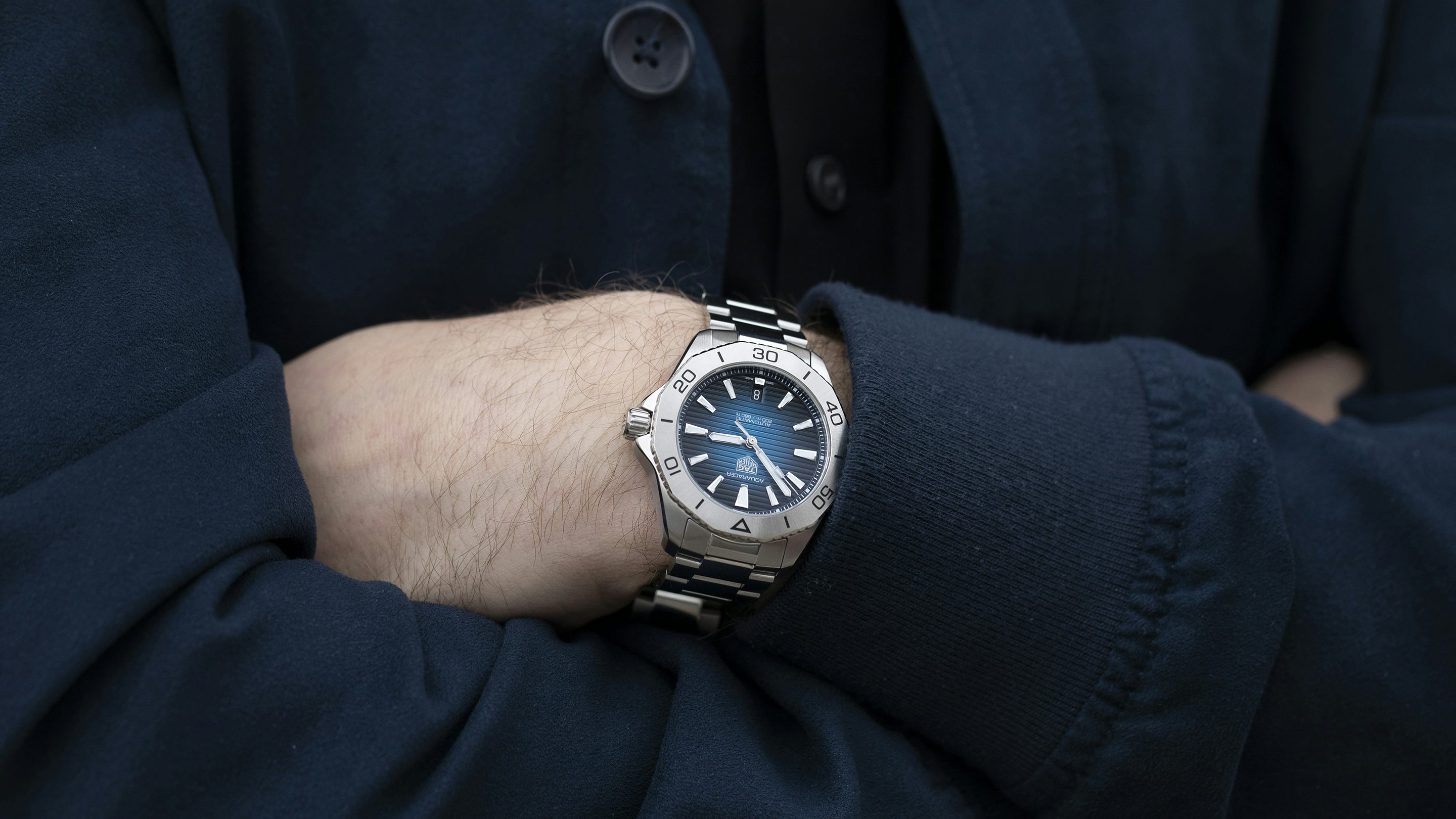 Vintage TAG Heuer Mid-Size Formula 1 Blue-Bezel Quartz Watch