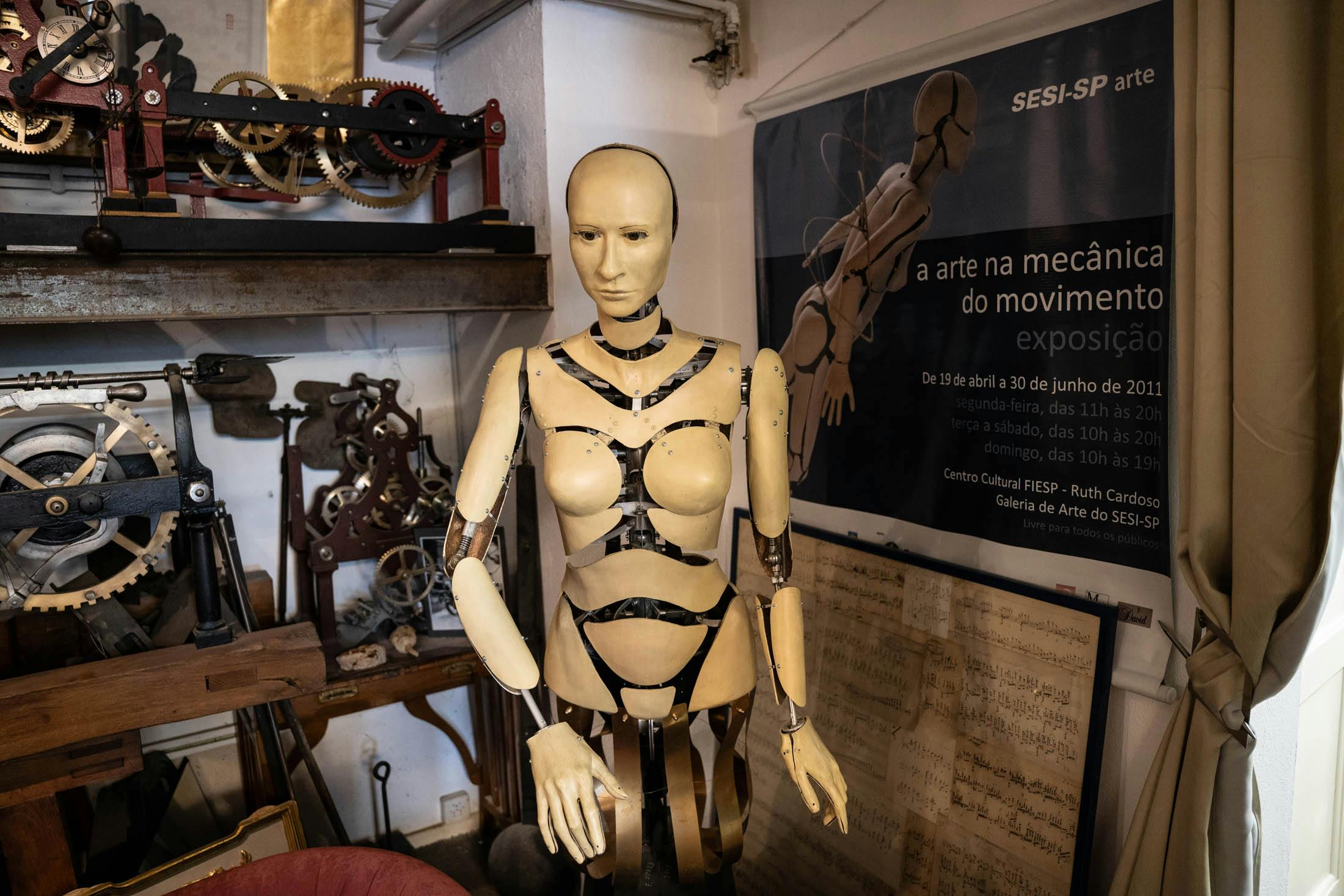 Automaton at entrance