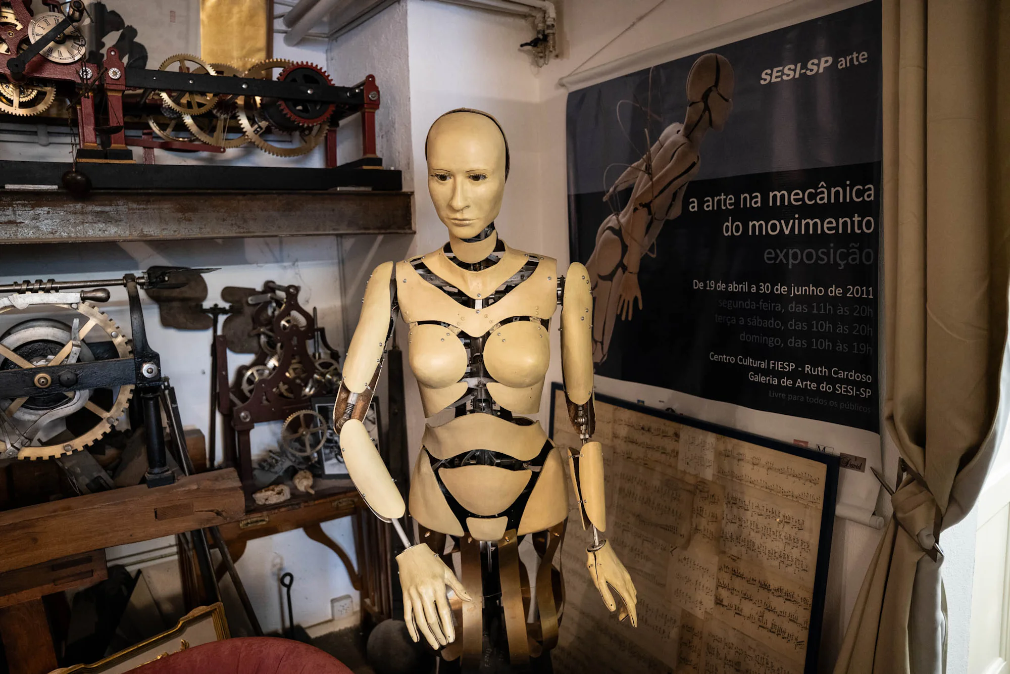 Automaton at entrance