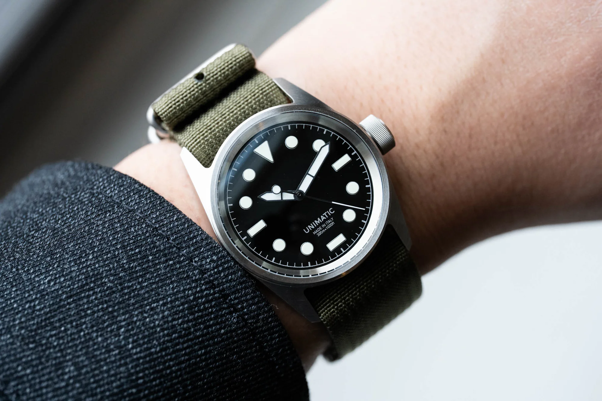U5S-BL wristshot