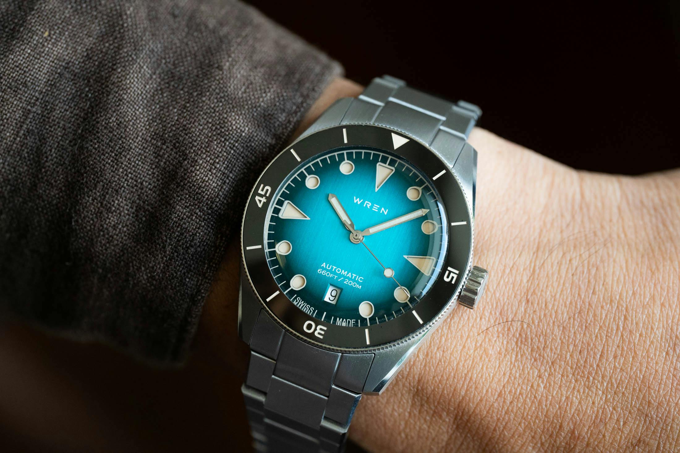 Wren Diver 38 Seafoam Wrist Shot