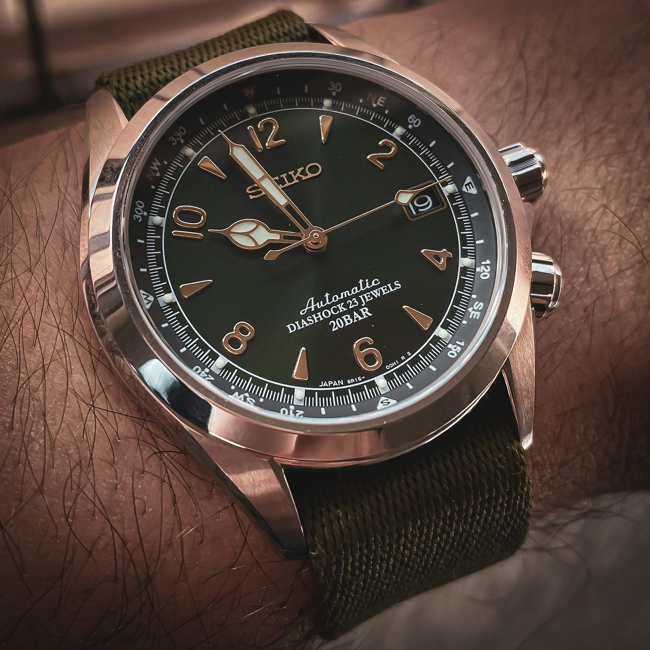 Seiko automatic diashock 2025 23 jewels 20 bar