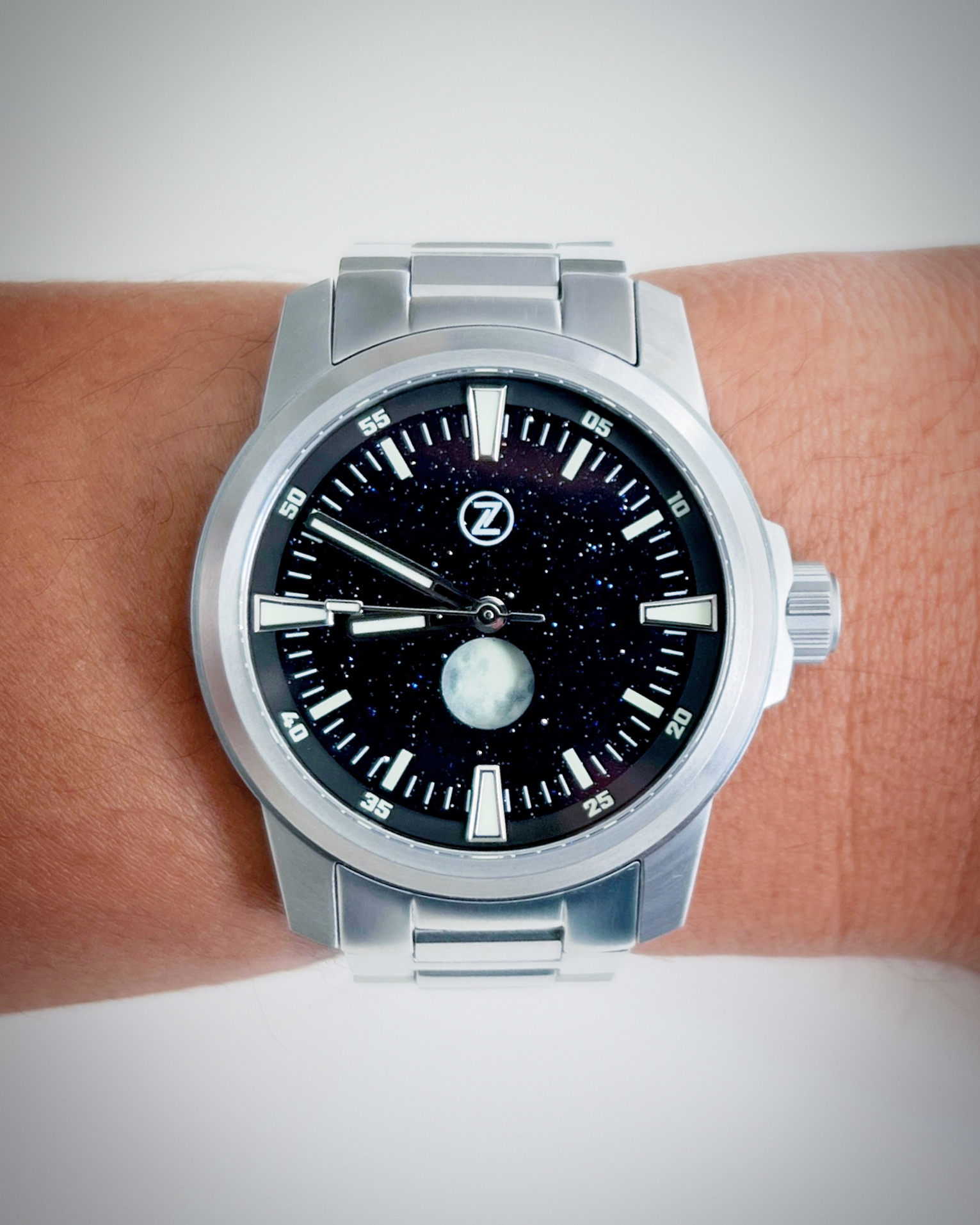 るる Zelos Aurora Ti Field Moonphase Aventurine — Hodinkee Community